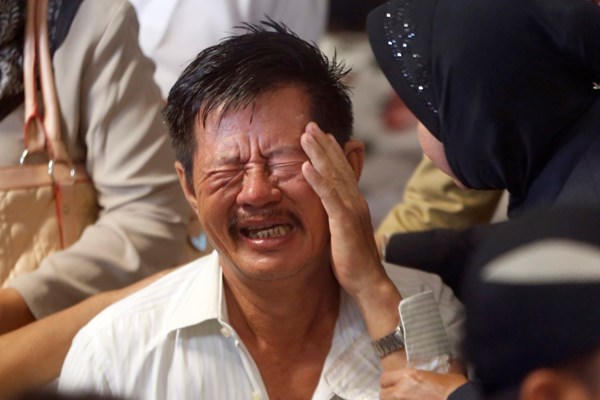 Nỗi đau xé lòng của thân nhân hành khách QZ 8501